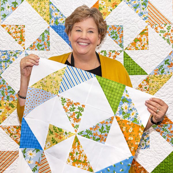 The Happy Hearts Quilt from Missouri Star Quilt Co. Watch the free quilt tutorial today!