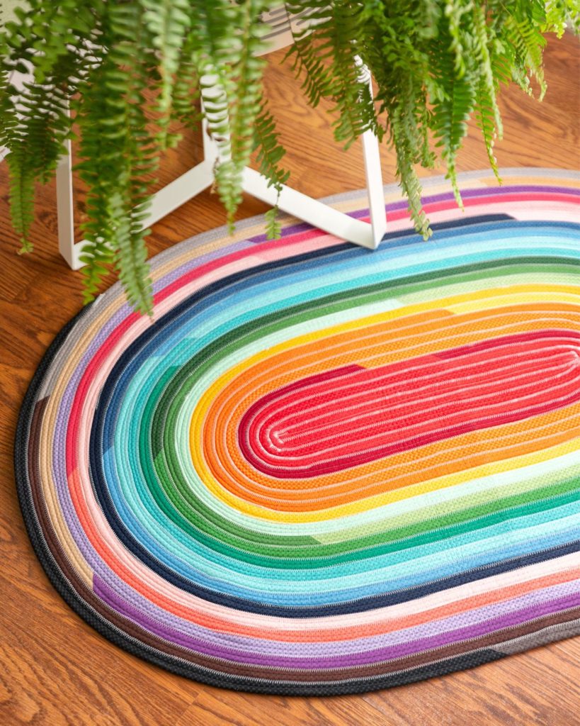 The Jelly Roll Rug from Missouri Star Quilt Co. Watch the free quilt tutorial today!