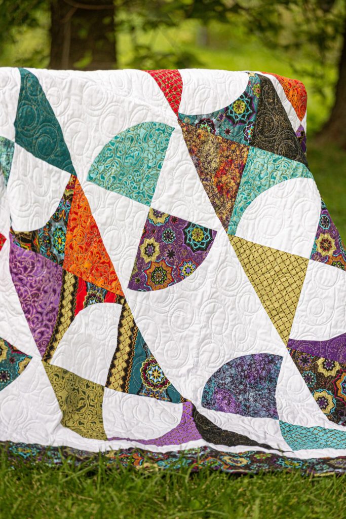 The Waves Quilt from Missouri Star Quilt Co. Watch the free quilt tutorial today. 