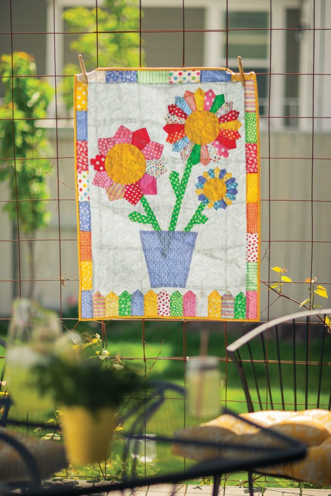 The Dresden Flower Pot Quilt from Missouri Star Quilt Co. Watch the free quilt tutorial today. 