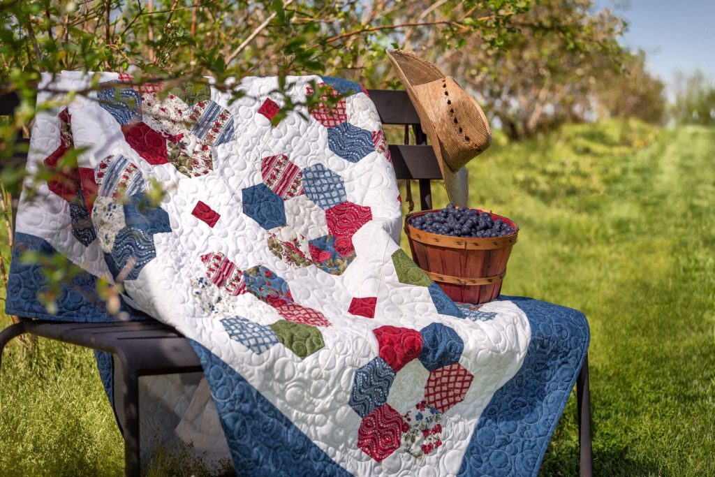 The Vintage Blossom Quilt from Missouri Star Quilt Co. Watch the free quilt tutorial today. 