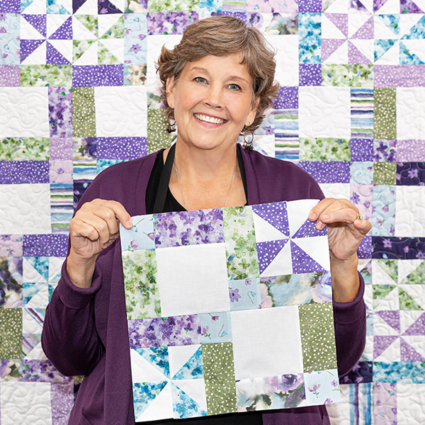 The Framed Pinwheels Quilt from Missouri Star Quilt Co. Watch the free quilt tutorial today. 