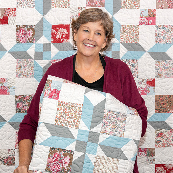 The Good Fortune Quilt from Missouri Star Quilt Co. Watch the free quilt tutorial today. 