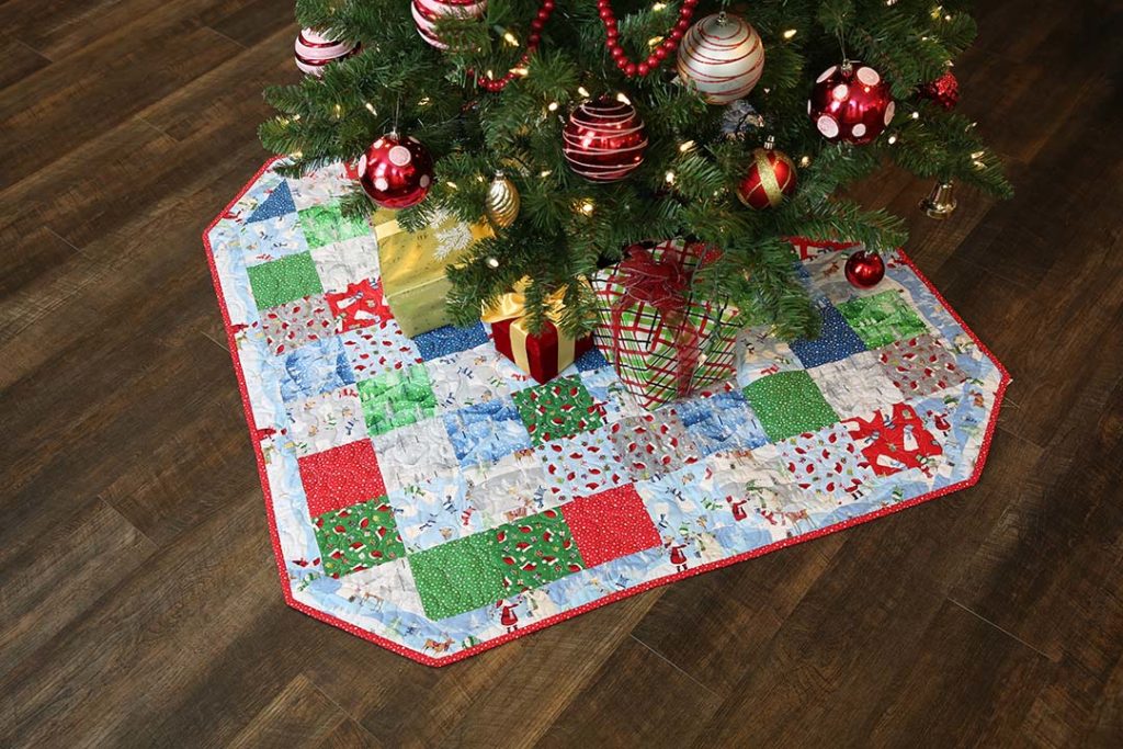 Create a Christmas Tree Skirt with the Missouri Star Quilt Co.